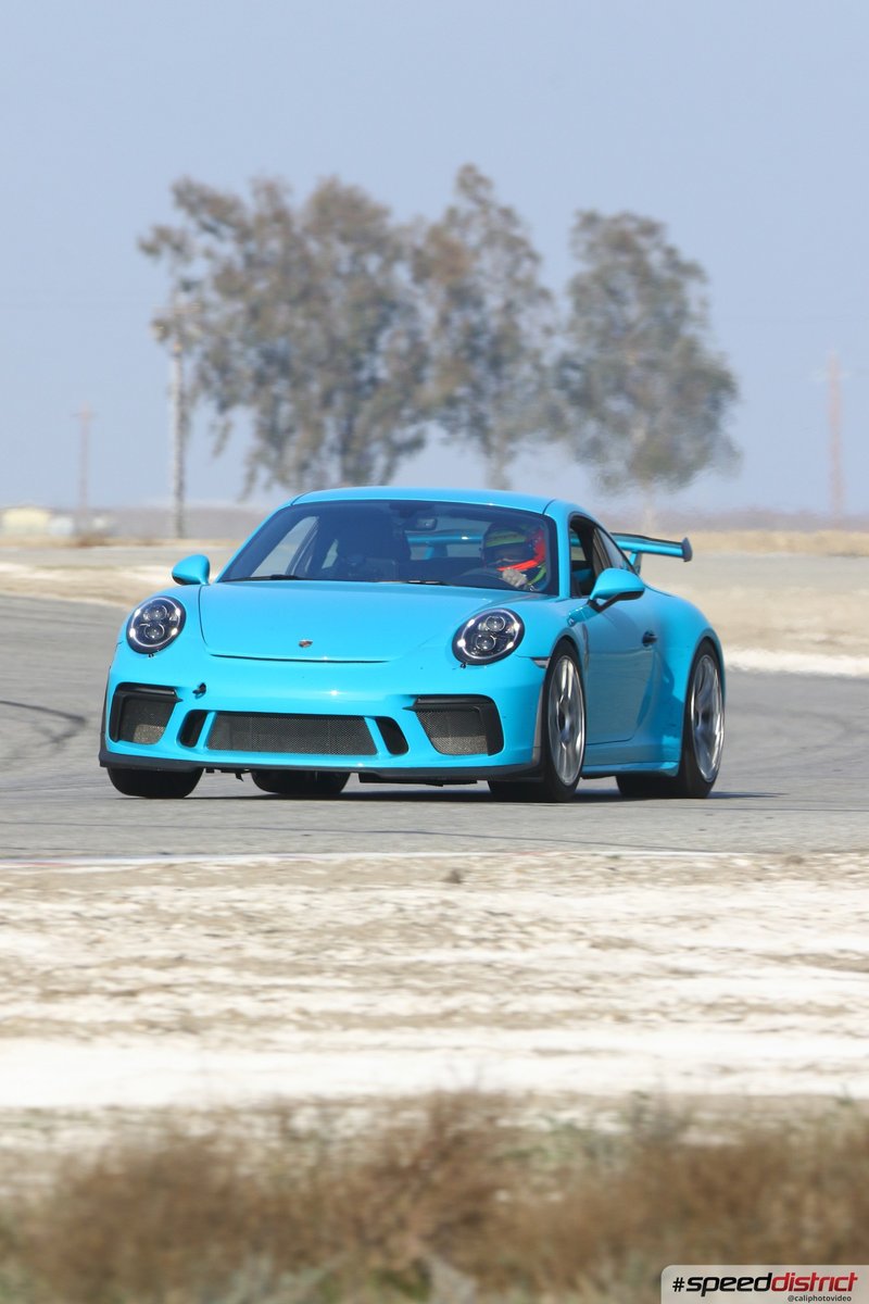 Porsche 911 GT3 RS blue
