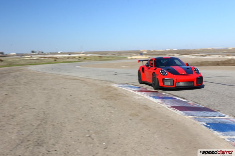 Porsche 911 GT3 RS red