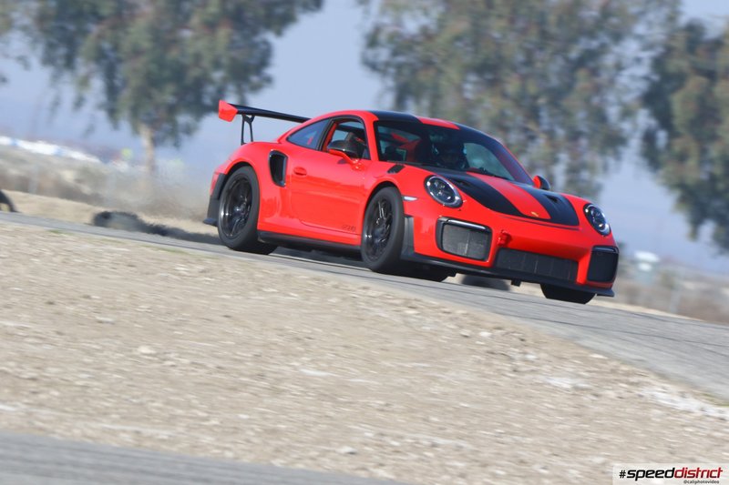 Porsche 911 GT3 RS red