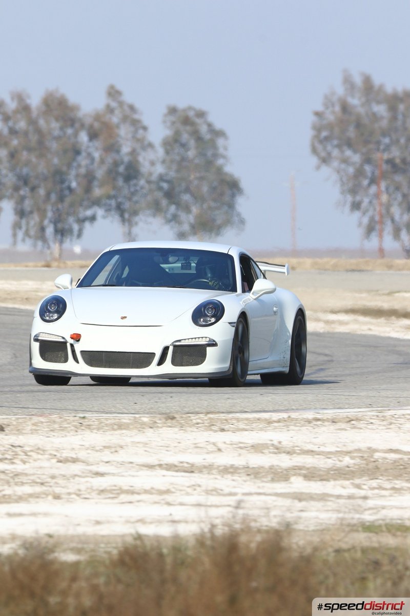 Porsche 911 GT3 RS white