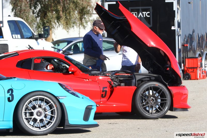 Porsche 911 GT3 RS red