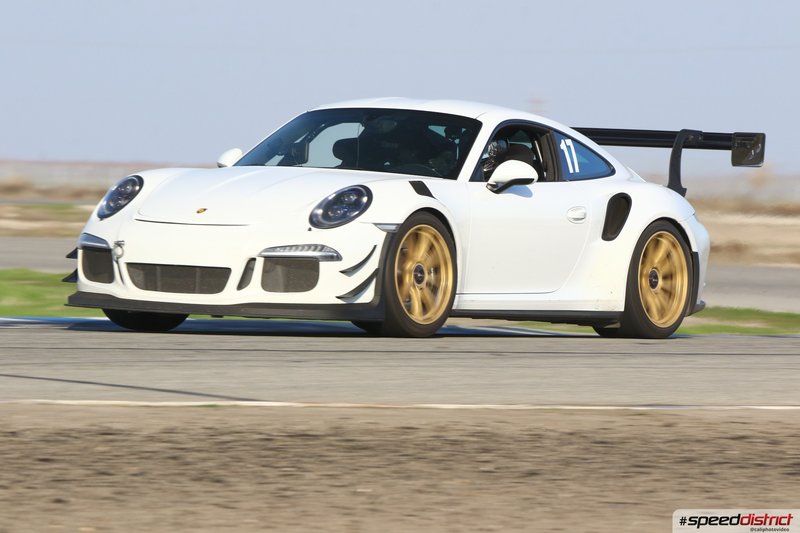 Porsche 911 GT3 RS white