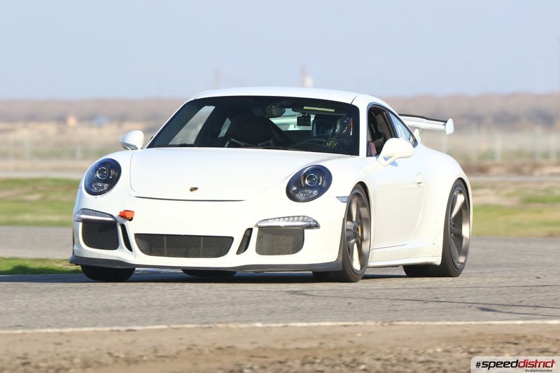 Porsche 911 GT3 RS white