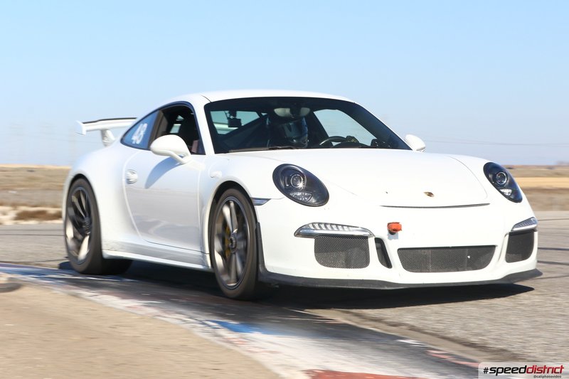 Porsche 911 GT3 RS white