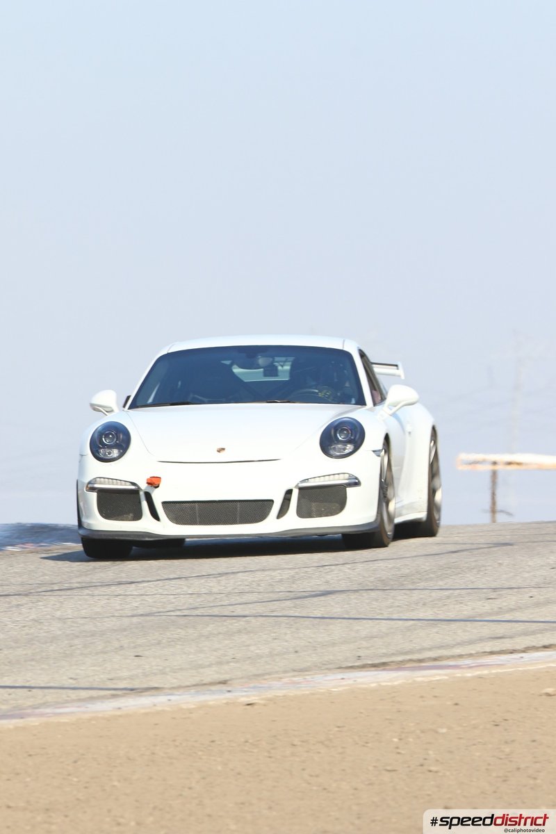 Porsche 911 GT3 RS white