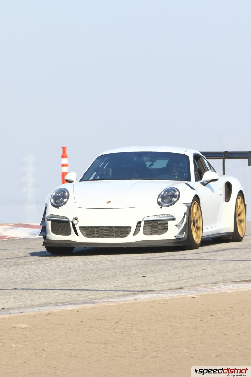 Porsche 911 GT3 RS white