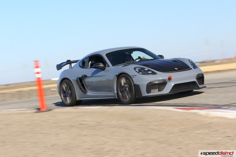 Porsche Cayman GT4 RS