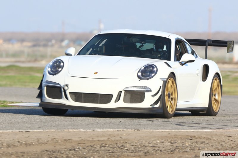 Porsche 911 GT3 RS white