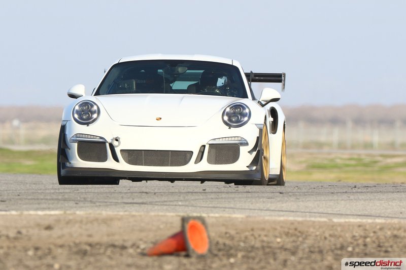 Porsche 911 GT3 RS white