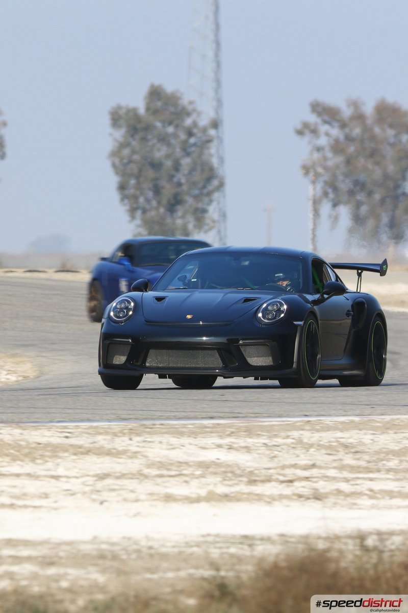 Porsche 911 GT3 RS blue