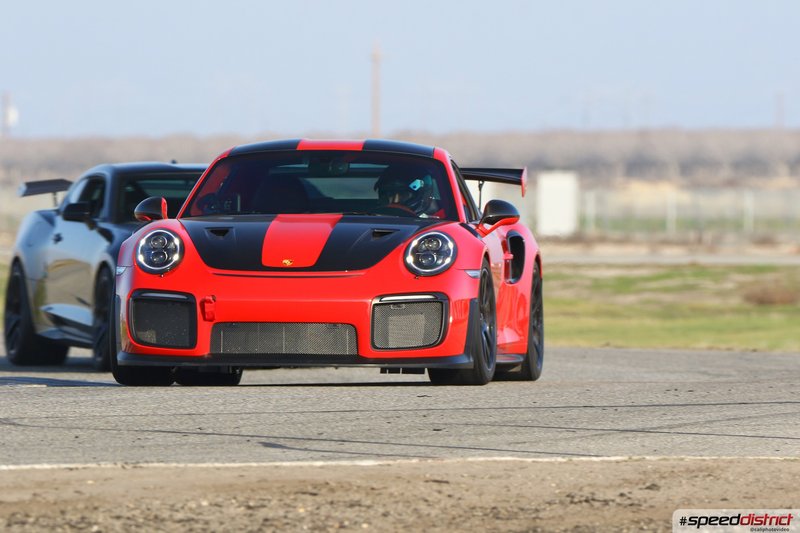 Porsche 911 GT3 RS red