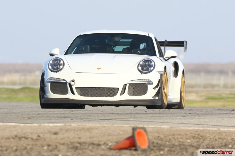 Porsche 911 GT3 RS white