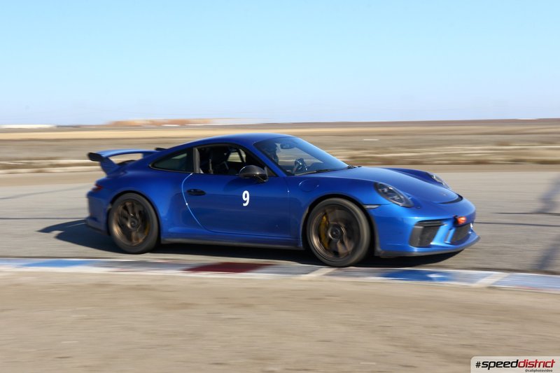 Porsche 911 GT3 RS blue