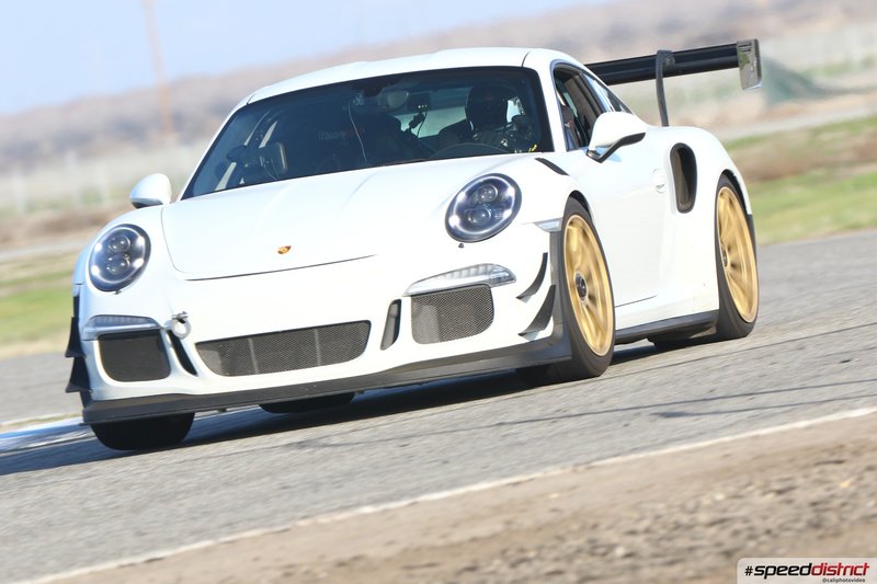 Porsche 911 GT3 RS white