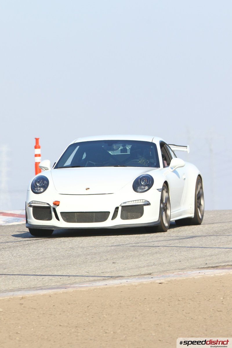 Porsche 911 GT3 RS white