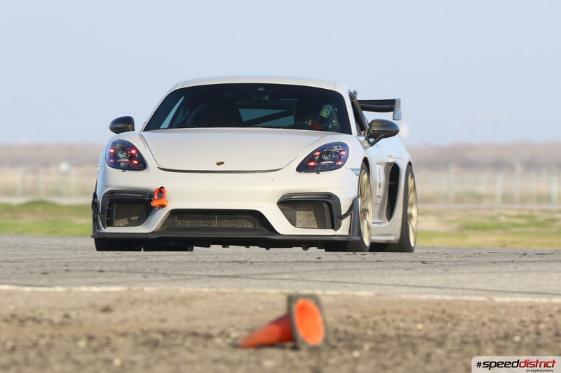 Porsche Cayman GT4
