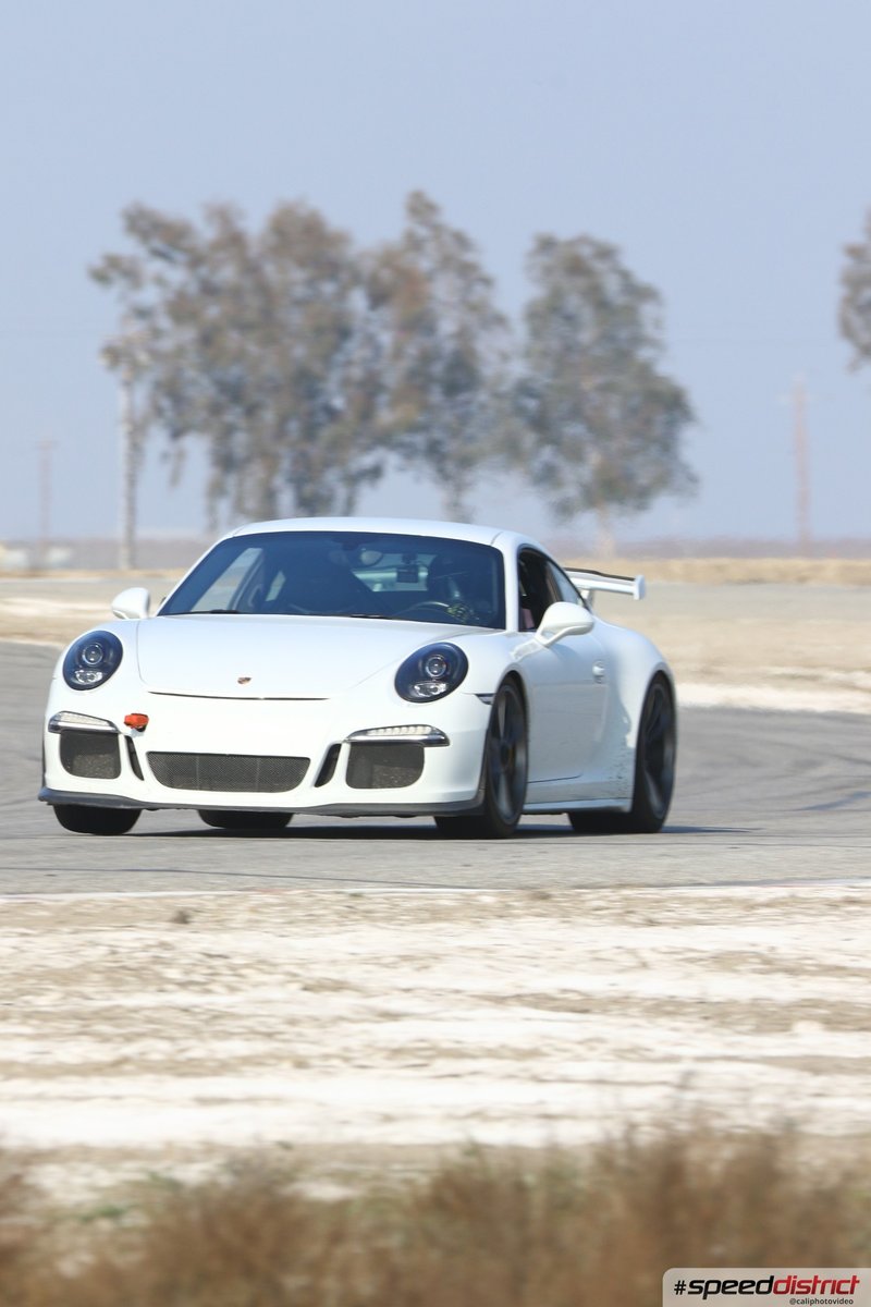 Porsche 911 GT3 RS white