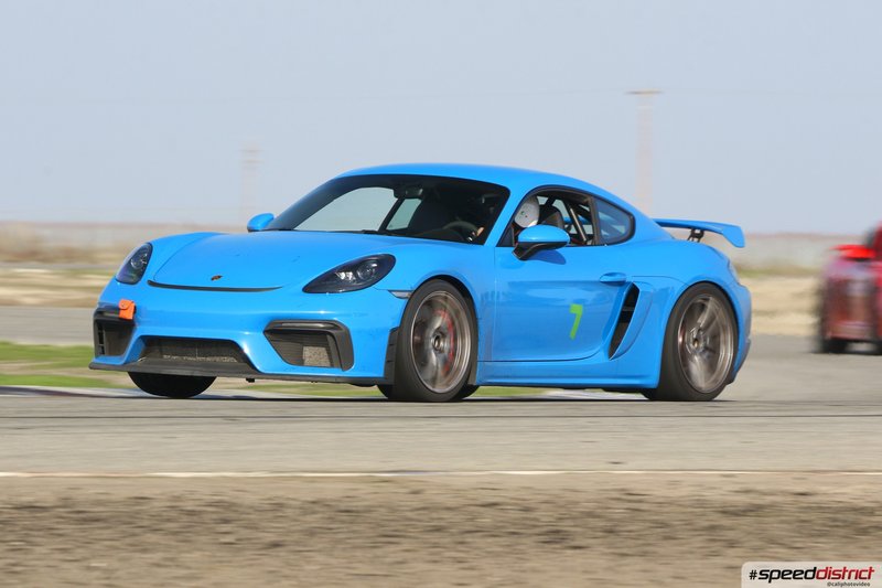 Porsche Cayman GT4