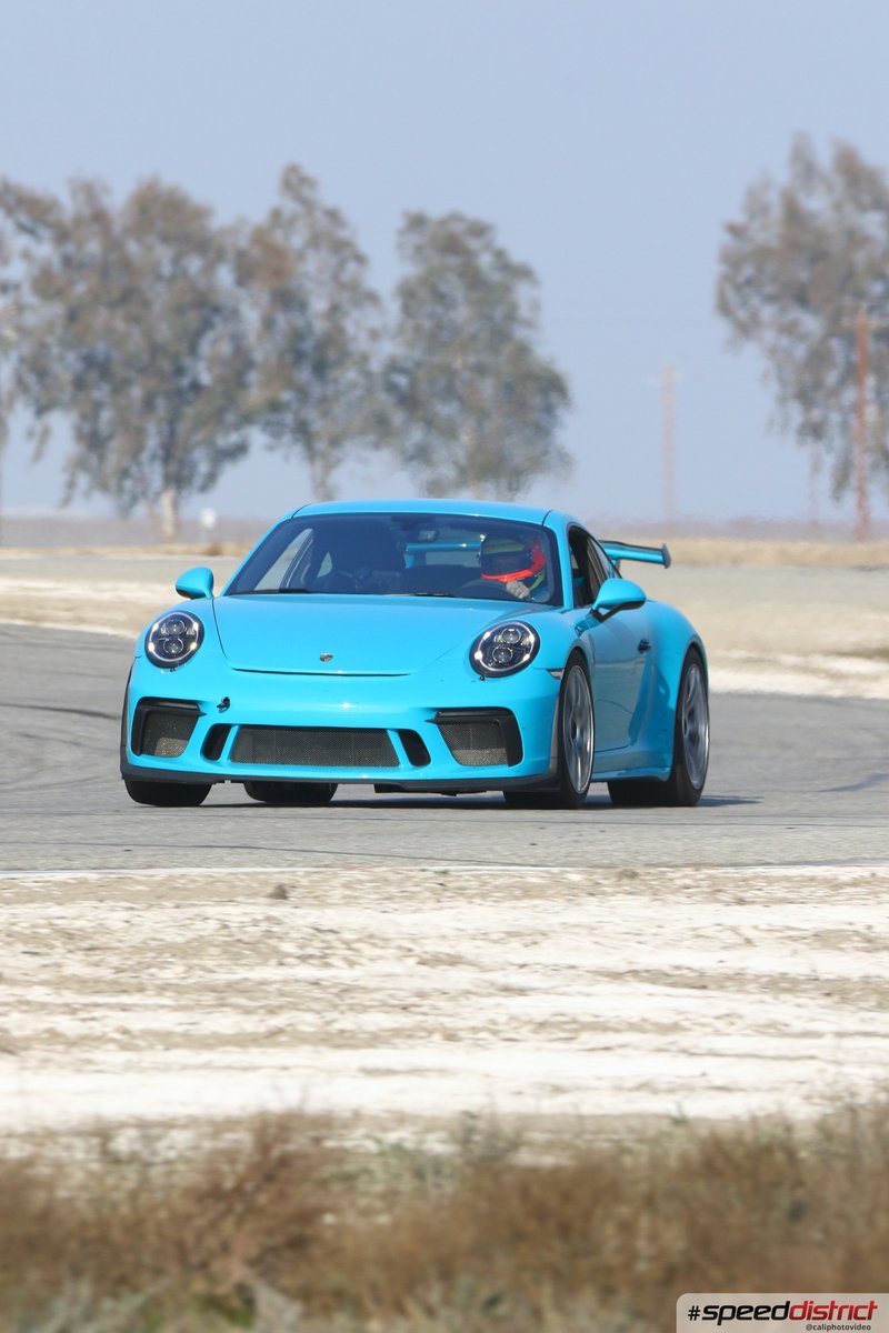 Porsche 911 GT3 RS blue