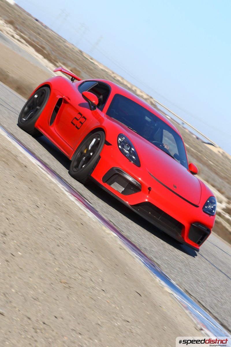Porsche 911 GT3 RS red