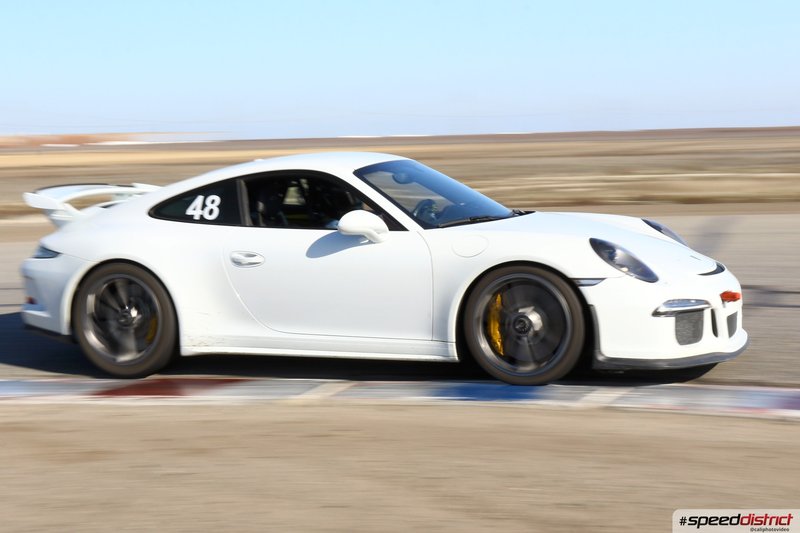 Porsche 911 GT3 RS white