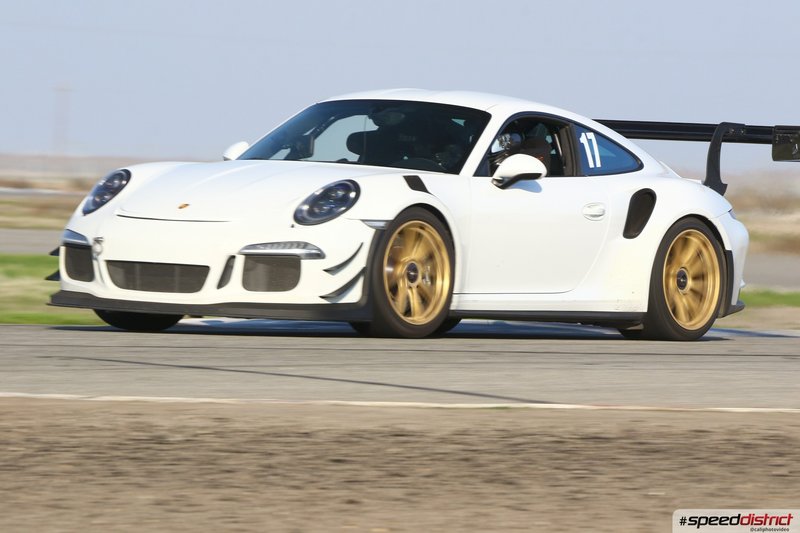 Porsche 911 GT3 RS white