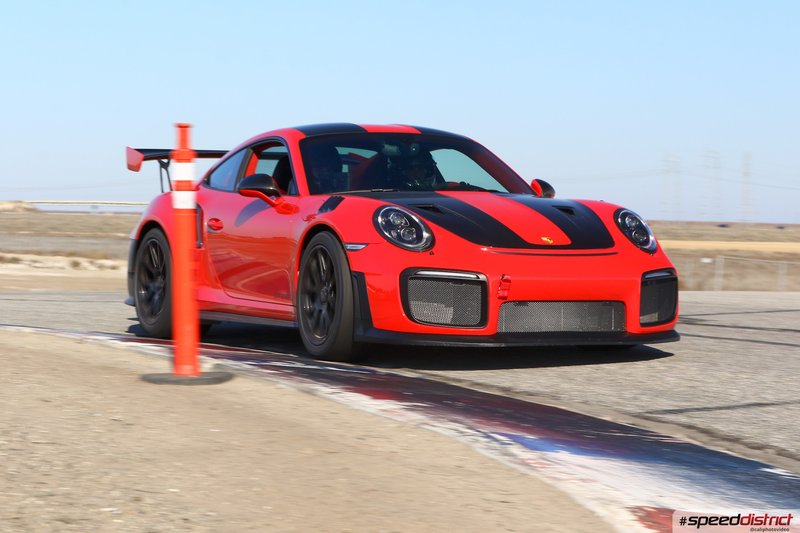 Porsche 911 GT3 RS red