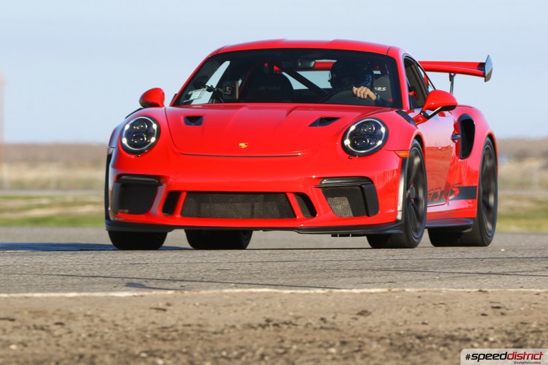 Porsche 911 GT3 RS red
