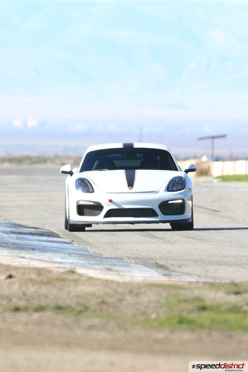 Porsche Cayman GT4