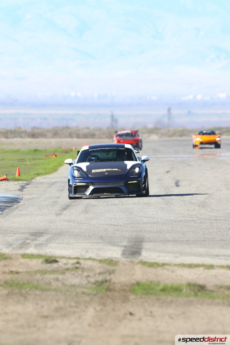 Porsche Cayman GT4 RS