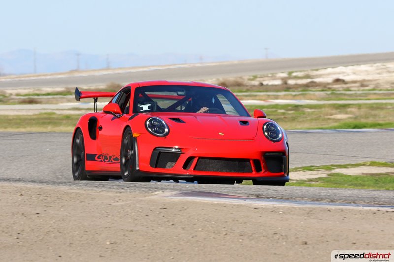 Porsche 911 GT3 RS red