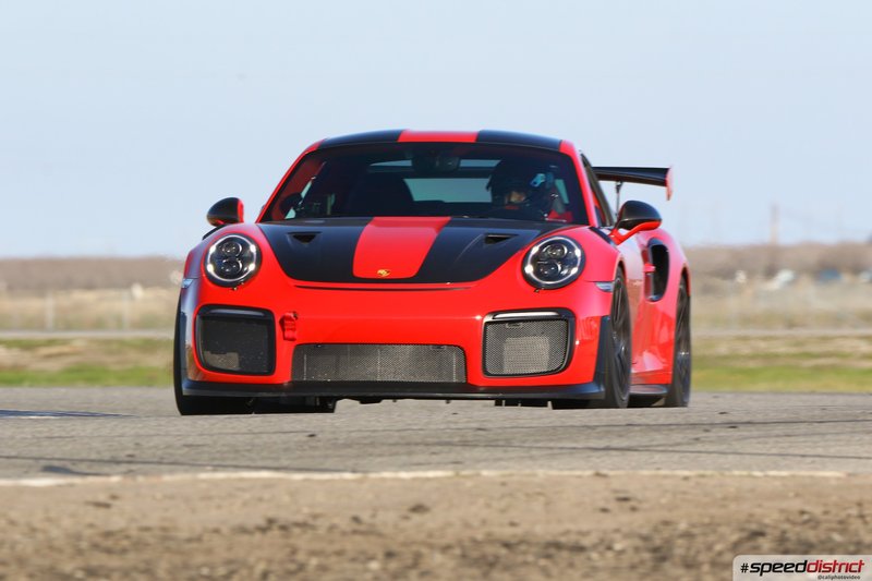 Porsche 911 GT3 RS red
