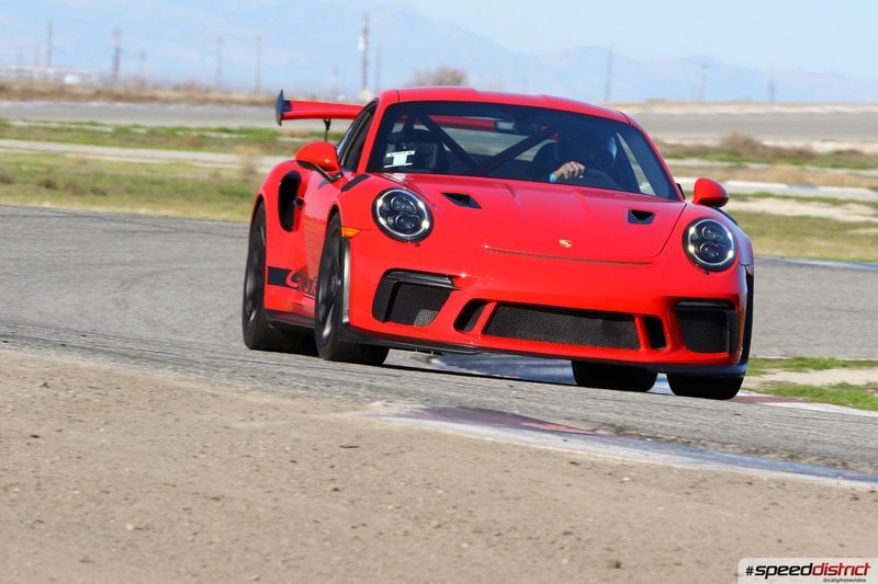 Porsche 911 GT3 RS red