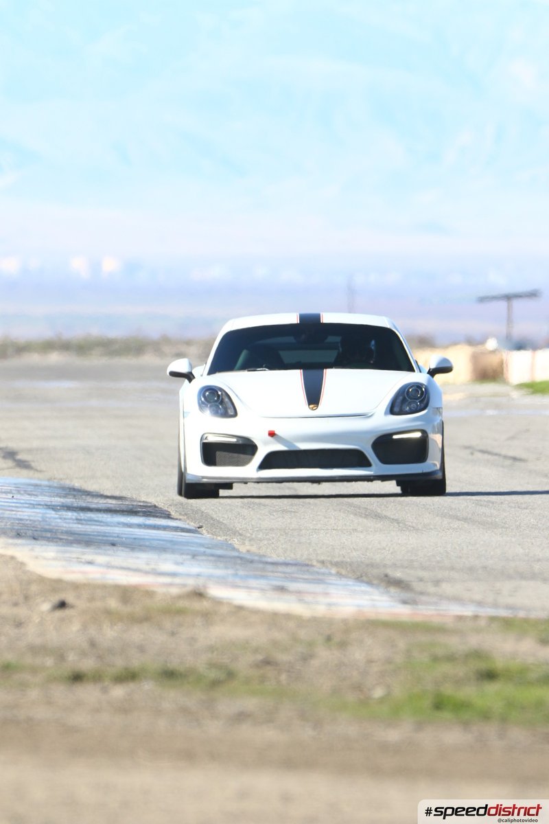 Porsche Cayman GT4