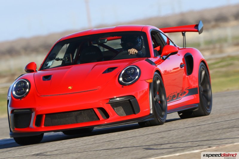Porsche 911 GT3 RS red