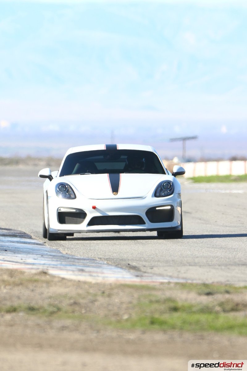 Porsche Cayman GT4