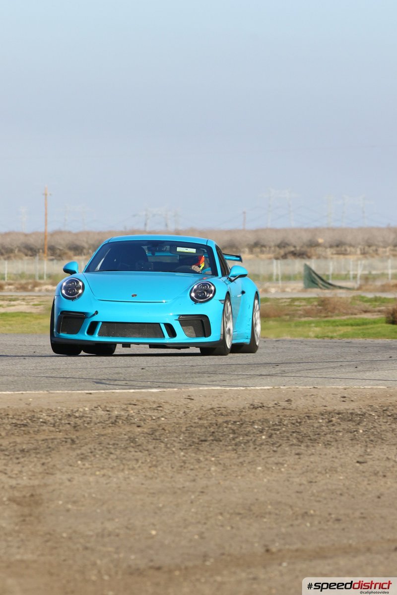 Porsche 911 GT3 RS blue
