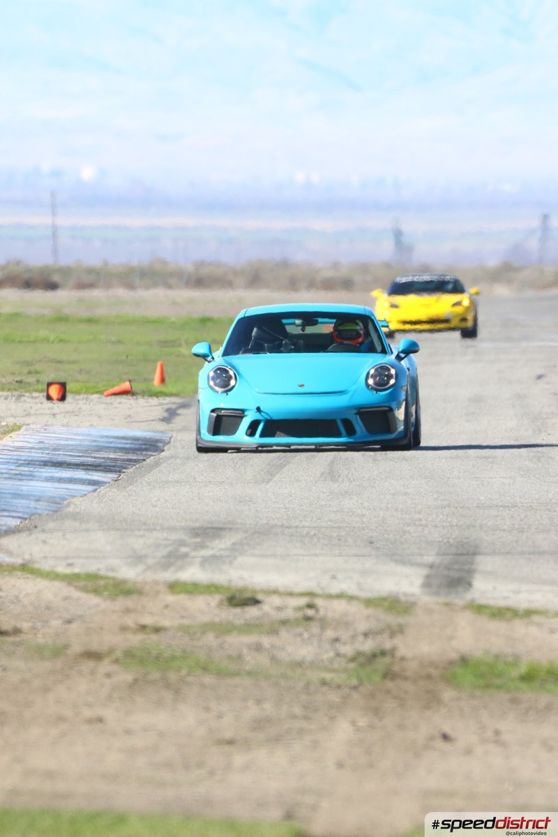 Porsche 911 GT3 RS blue