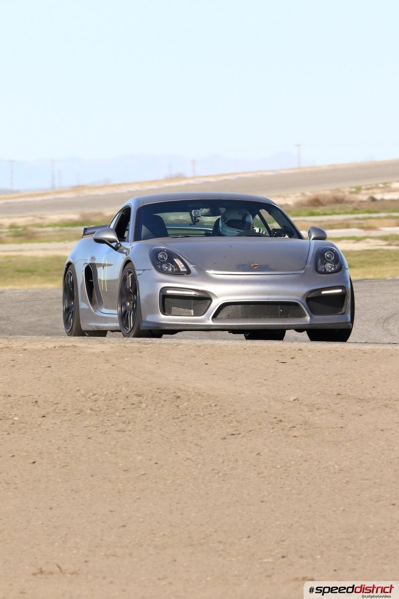 Porsche Cayman GT4