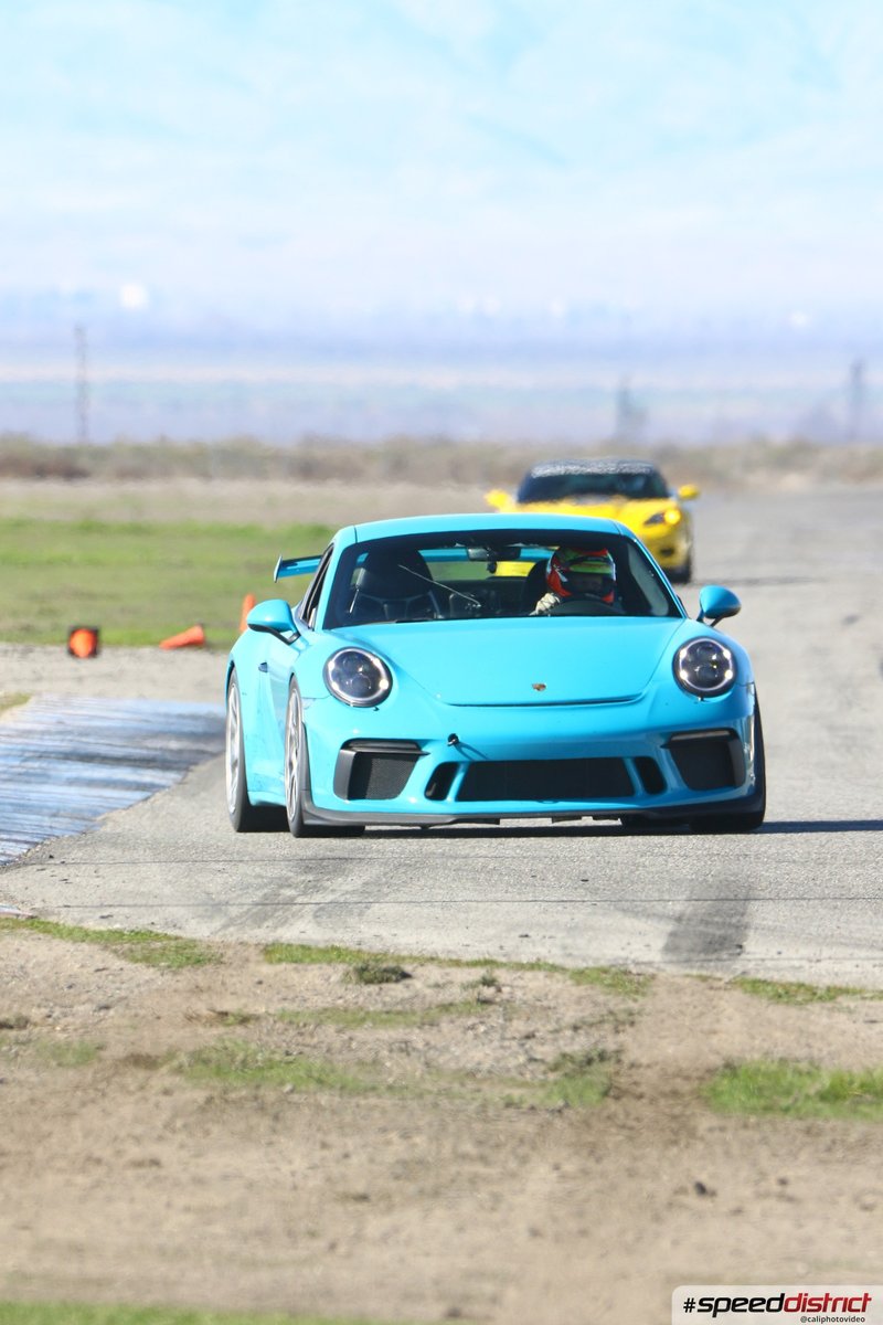 Porsche 911 GT3 RS blue