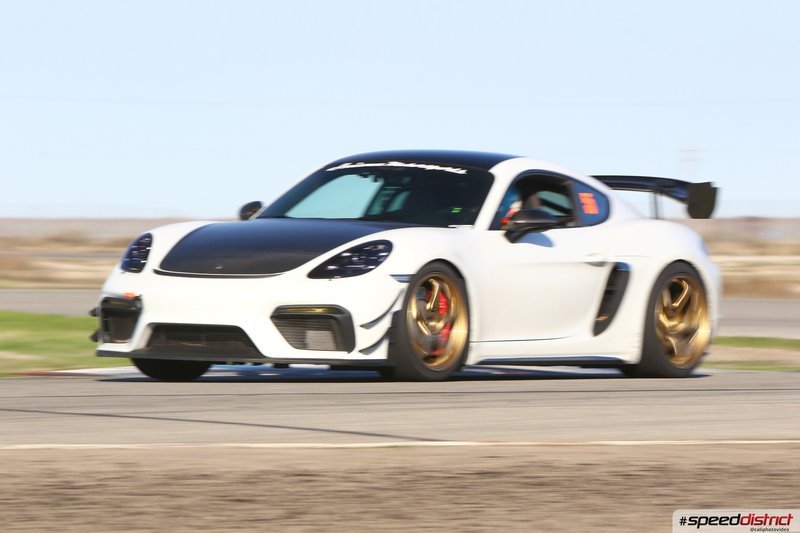 Porsche Cayman GT4