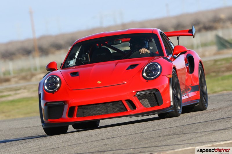 Porsche 911 GT3 RS red