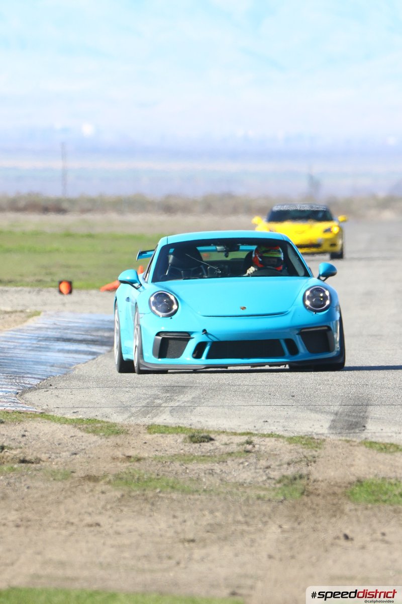 Porsche 911 GT3 RS blue