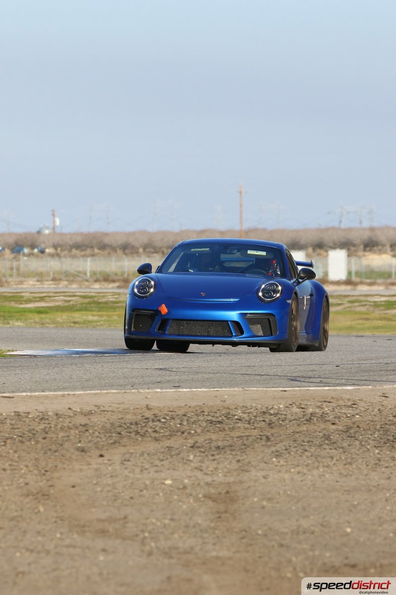 Porsche 911 GT3 RS blue