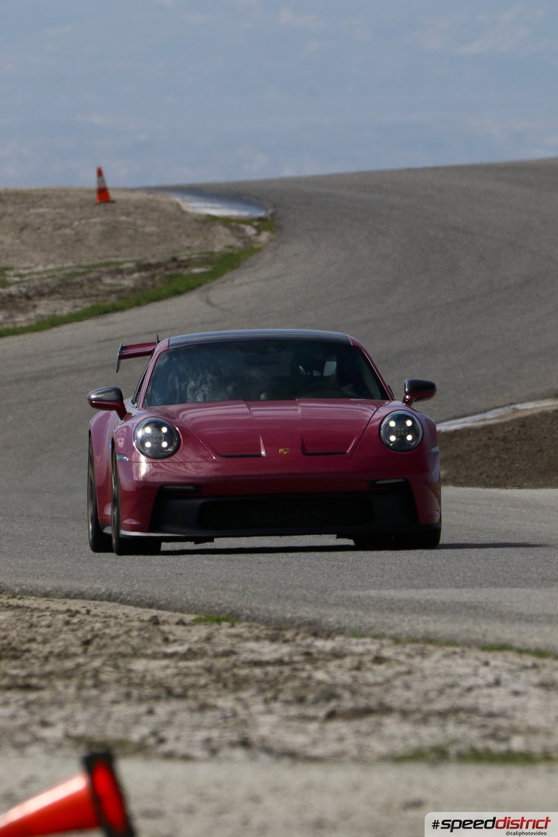 Porsche 911 GT3 RS red