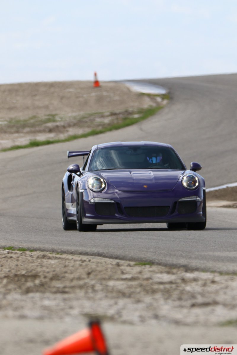 Porsche 911 GT3 RS purple