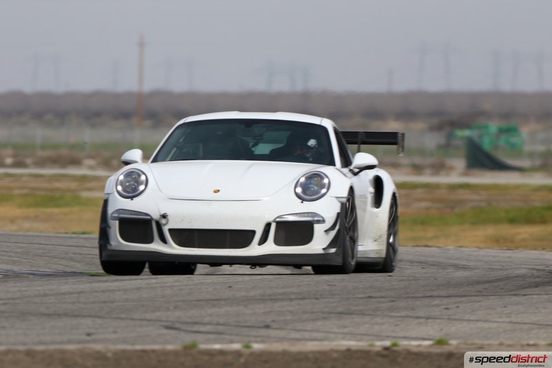 Porsche 911 GT3 RS white