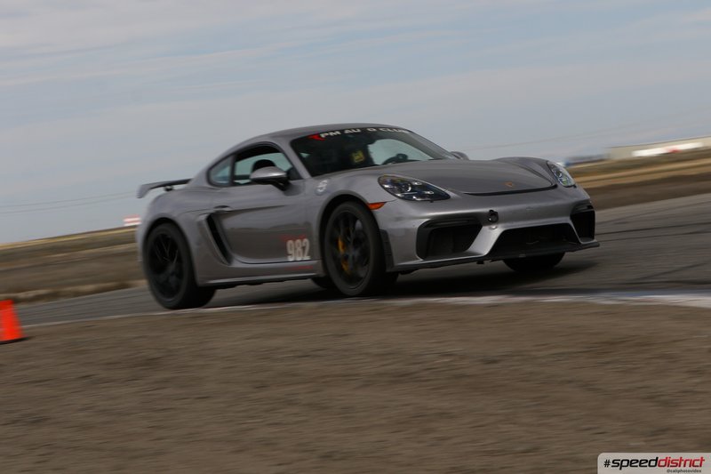 Porsche Cayman GT4