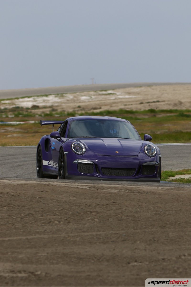 Porsche 911 GT3 RS purple