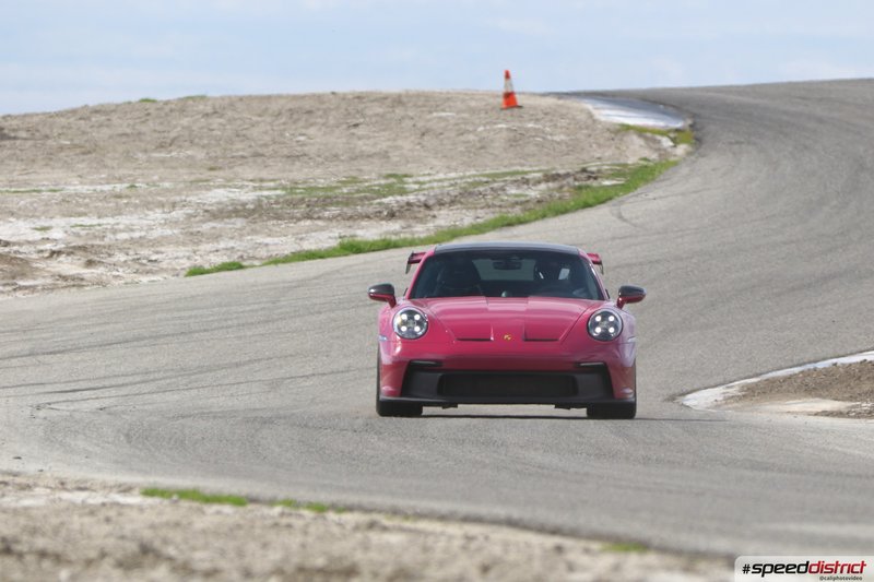 Porsche 911 GT3 RS red
